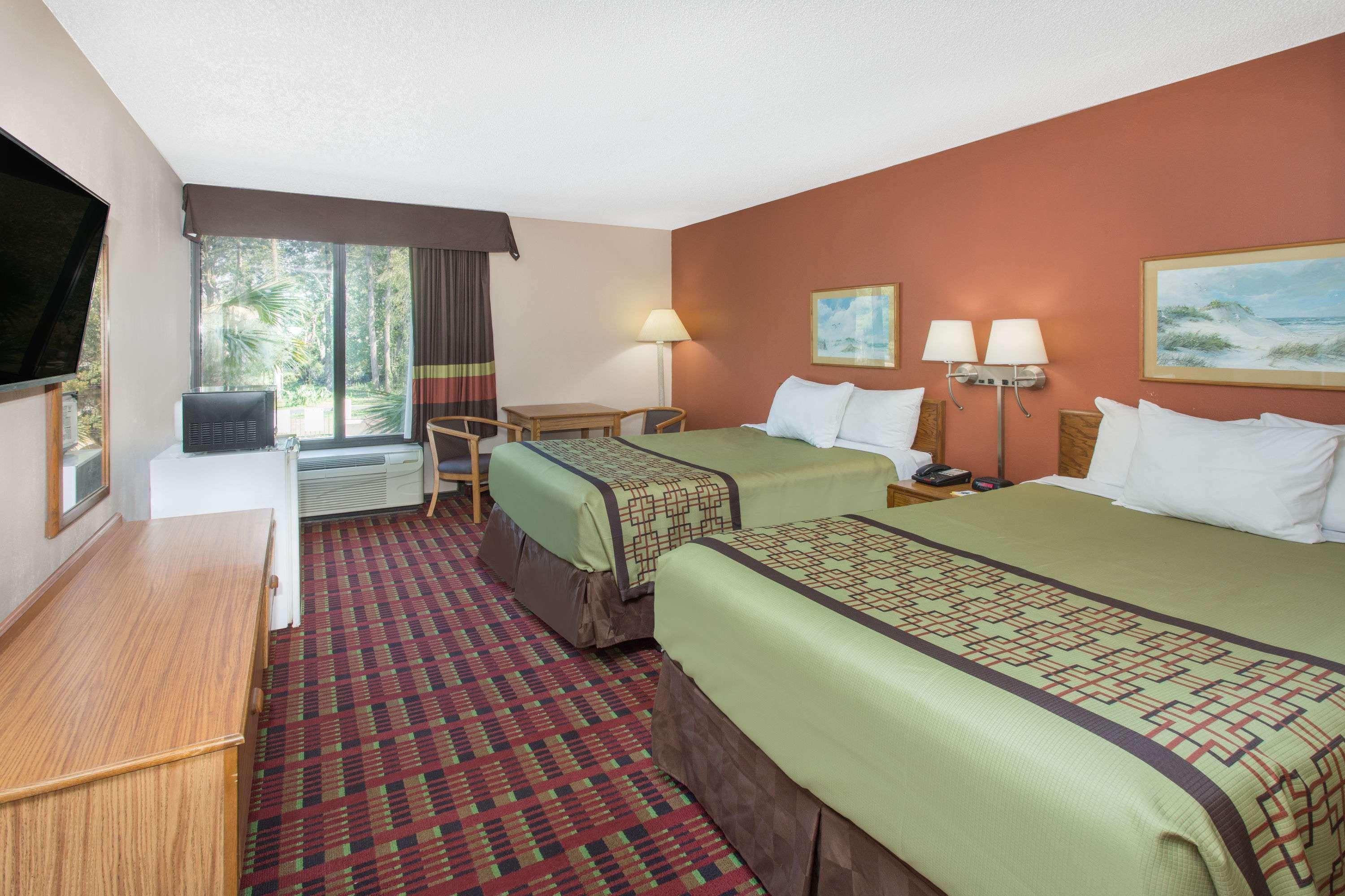 Days Inn By Wyndham Myrtle Beach Socastee Экстерьер фото