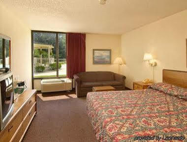 Days Inn By Wyndham Myrtle Beach Socastee Экстерьер фото
